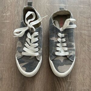 Sugar Festival Shoes -Camouflaged Size 8
